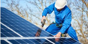 Installation Maintenance Panneaux Solaires Photovoltaïques à Combes